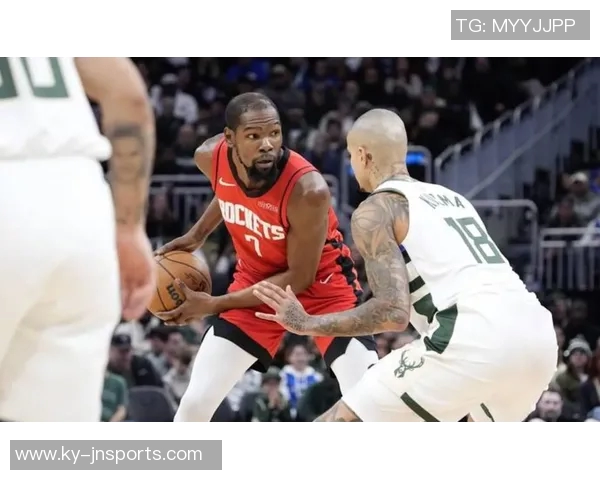 杜兰特强调沟通在逆转胜利中的关键作用与球队团结的重要性 杜兰特强调沟通在逆转胜利中的关键作用与球队团结的重要性