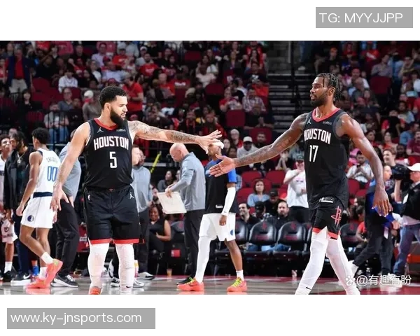 多支球队争抢保罗湖人掘金火箭尼克斯均表达兴趣